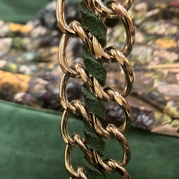 Avon NWO tags- stunning hunter green suede handbag - Picture 3 of 15